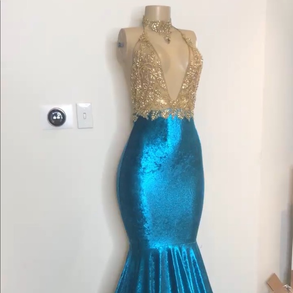 GORGEOUS & PERFECT CONDITION PROM DRESS FOR SALE! - Picture 2 of 7